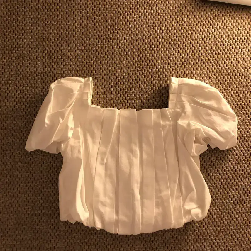 Celeb Myeuni Collaboration Feiwu White Puff Blouse