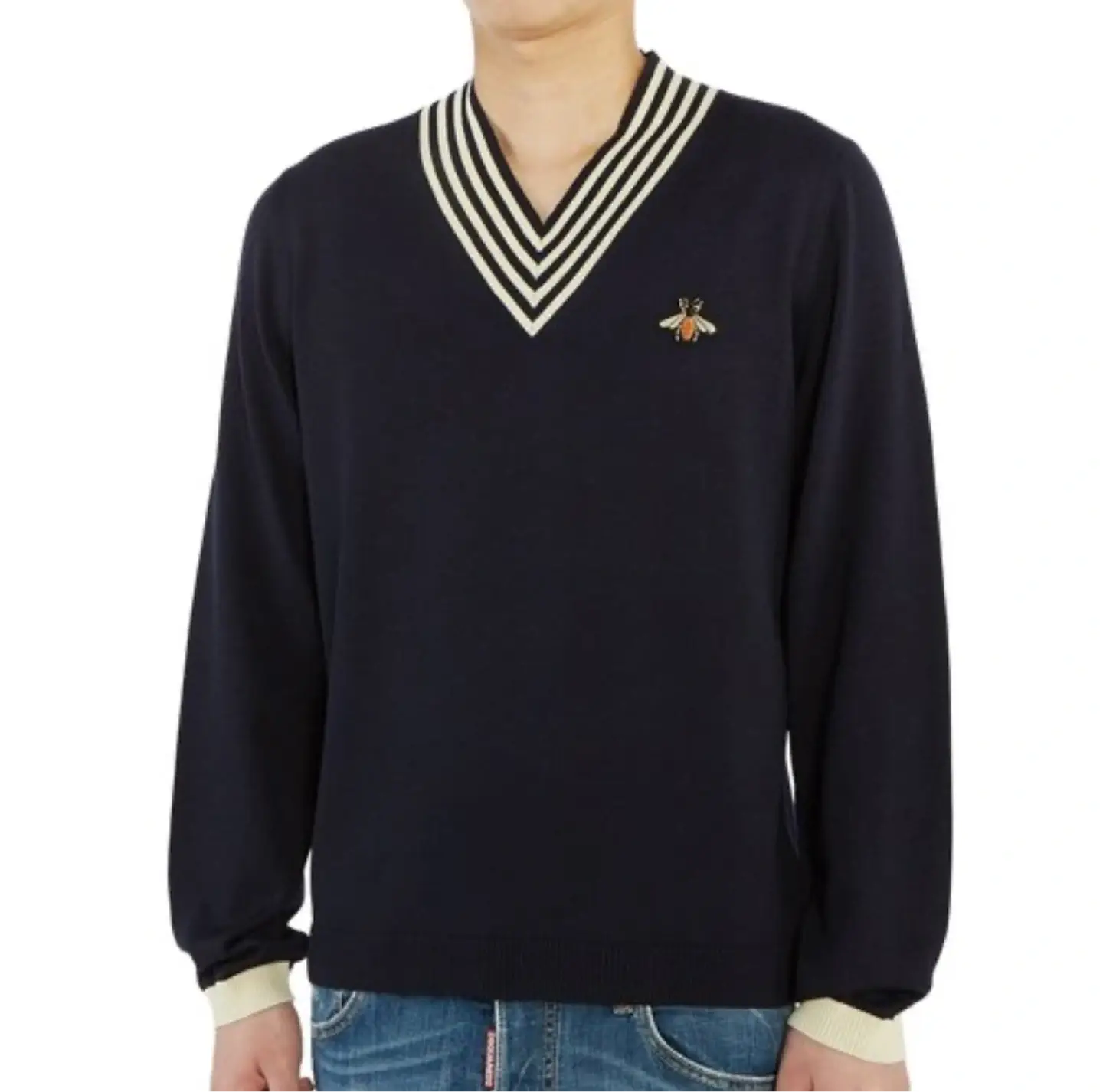 95 Gucci Bee V-neck Knit