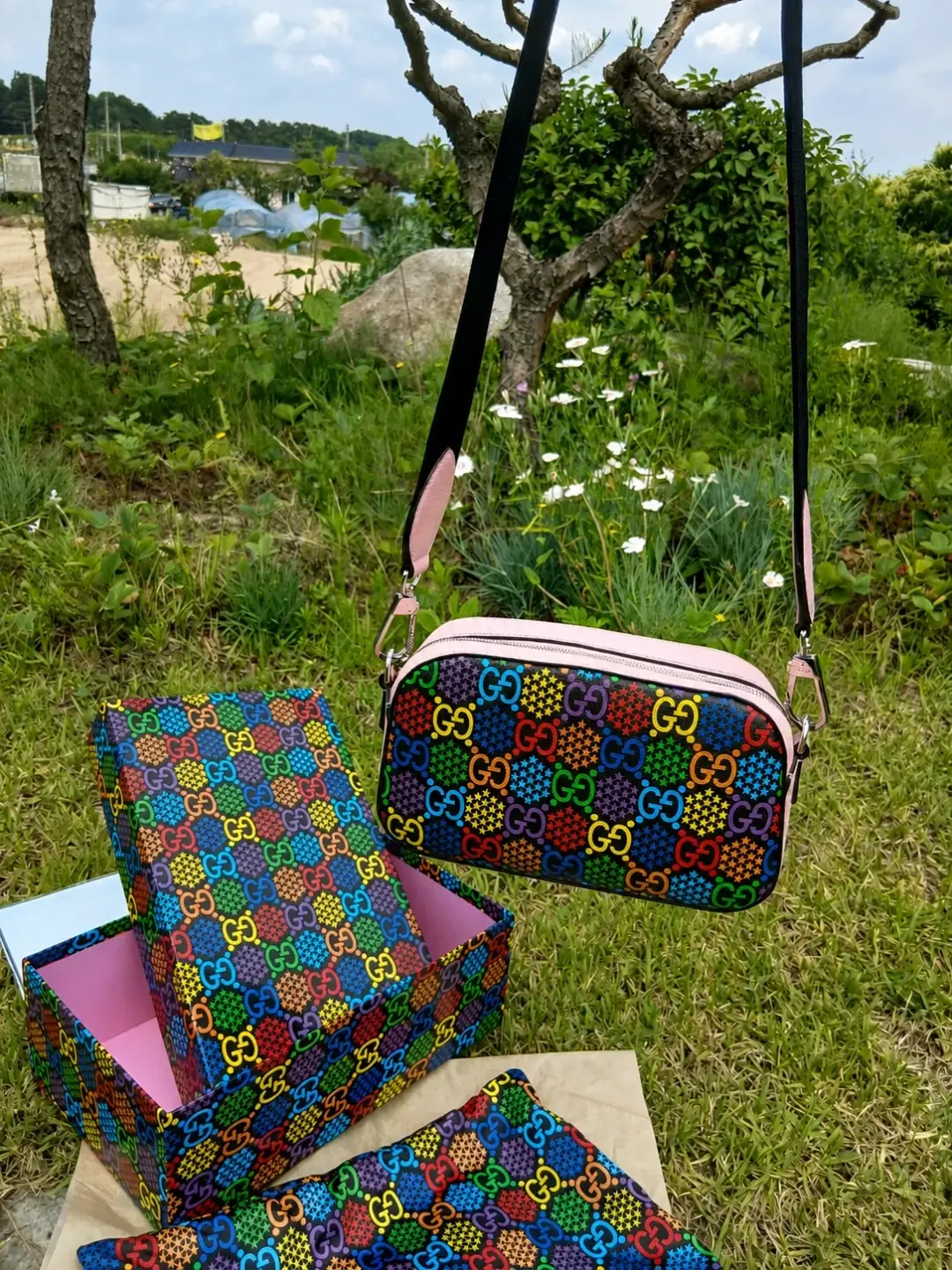 Authenticity Appraisal Verified Limited Edition Gucci GG Psychedelic Multicolor Camera Bag 574886