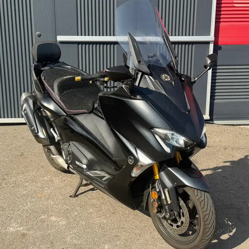 出售2018款丰田TMAX DX,行驶里程4万公里,售价540万韩元,全国最低价。急售。
