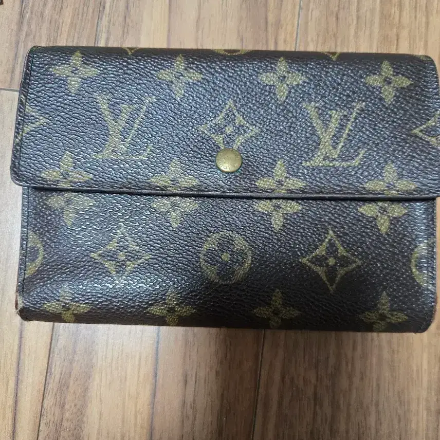 Louis Vuitton Monogram Long Wallet Brown