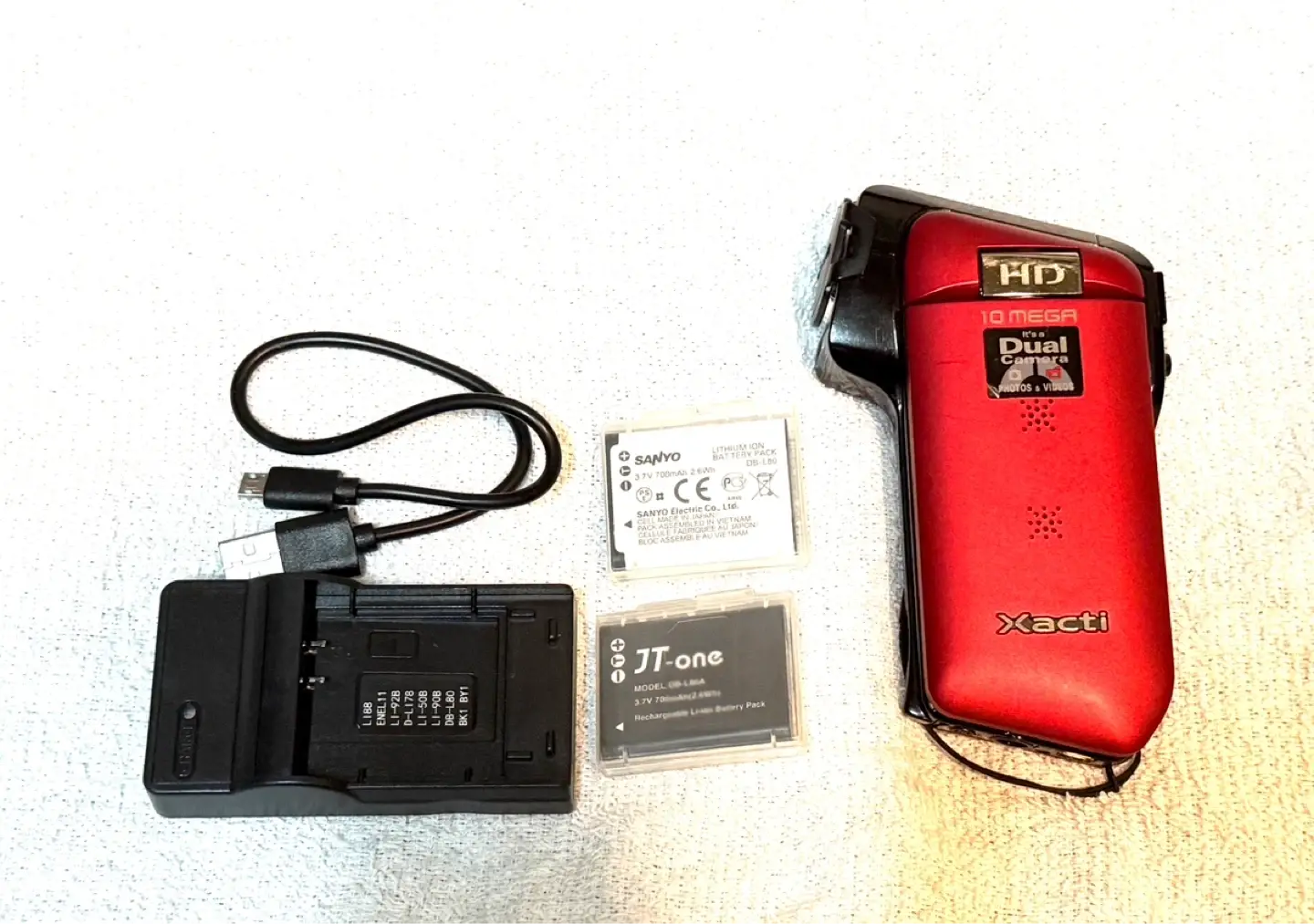 Sanyo Xacti CG 10 camcorder