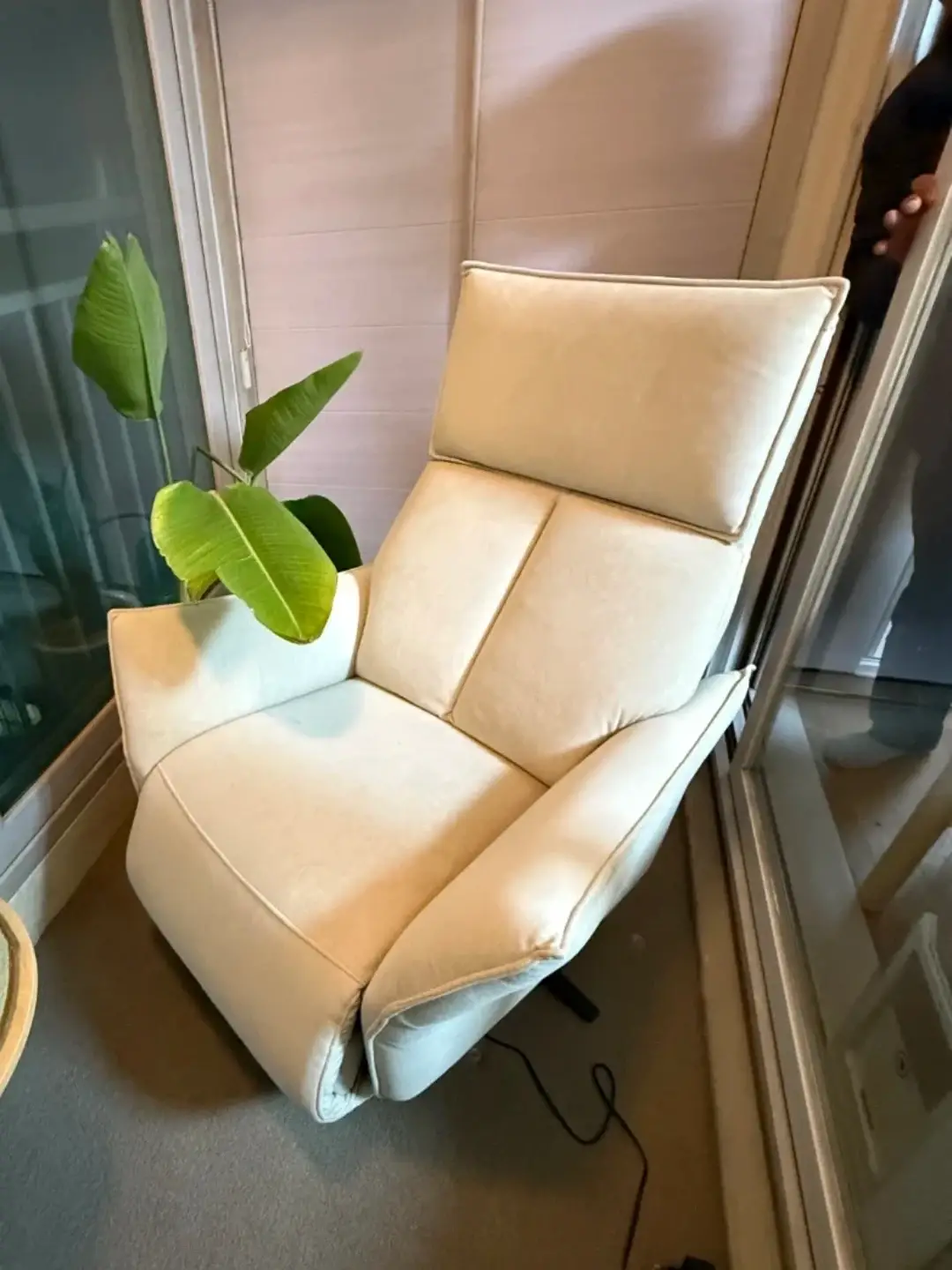 Электрический реклайнер Well Furniture Phantom с двумя моторами для одного человека. Купить сейчас X
