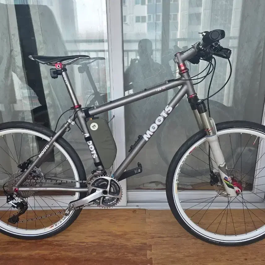 ムーツMOOTSチタンMTBバイク
