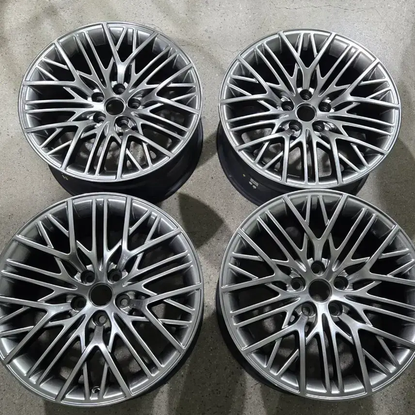 Genesis G90 Stardust 19-inch genuine wheels trade-in sale: 200,000 won