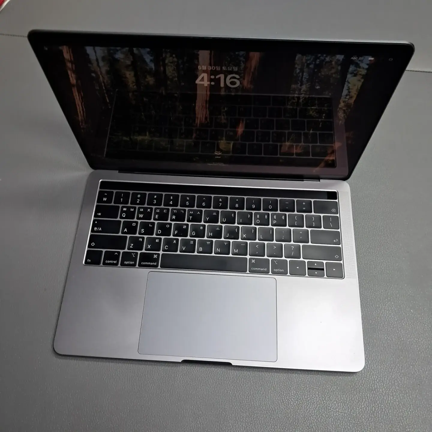 MacBook Pro 2019 13-inch i7 16GB