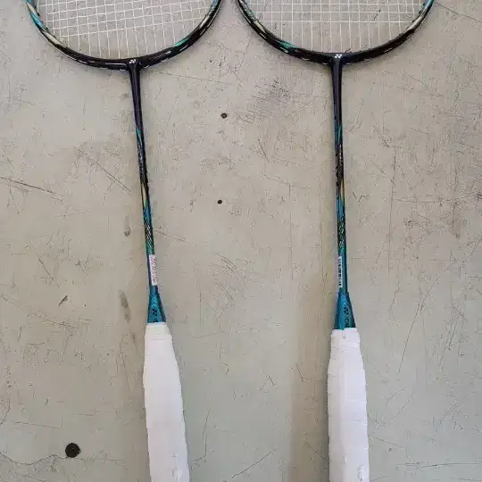 Vendo raqueta Yonex Astrox 88s Pro.