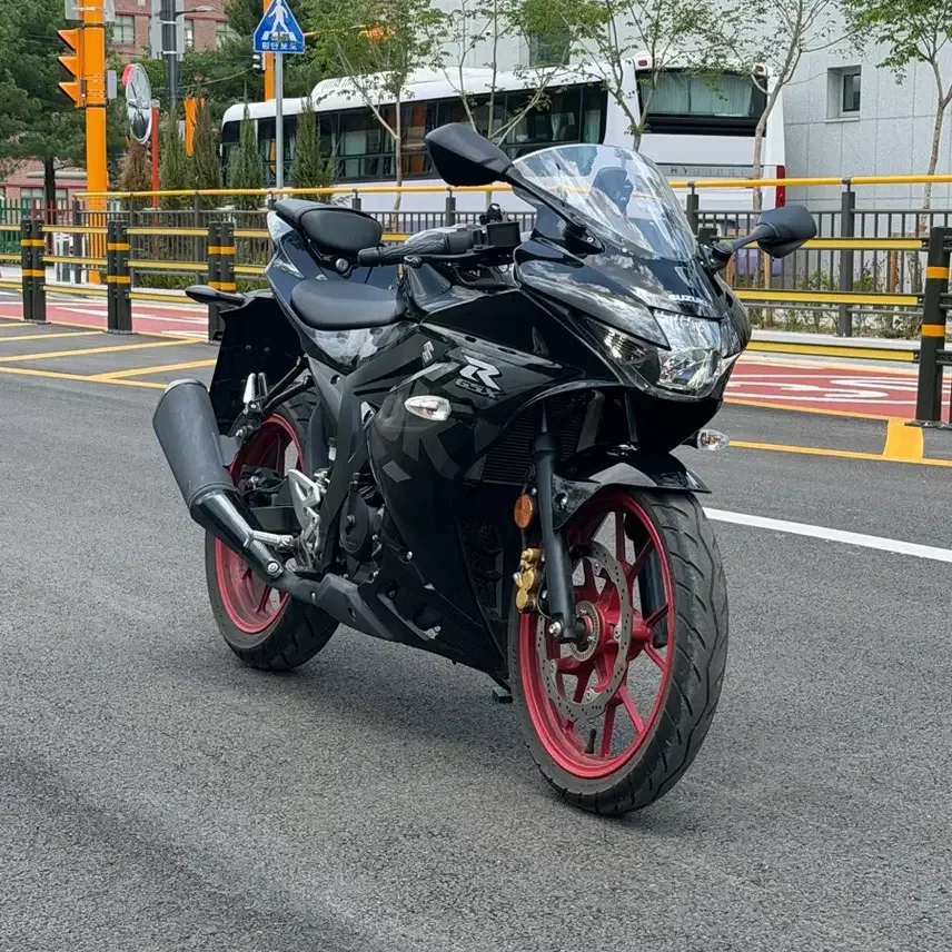 鈴木GSX R 125 ABS 23年式S級4216km販売