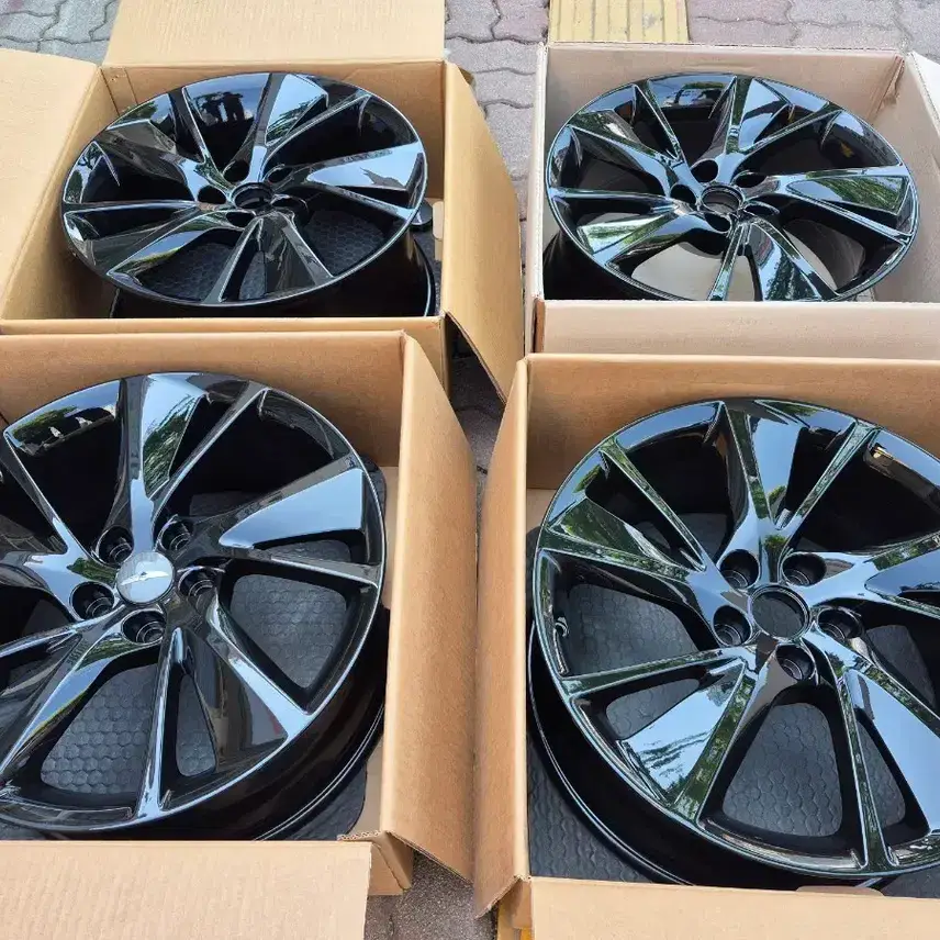 G70 19-inch Original All-Black Restored Wheels