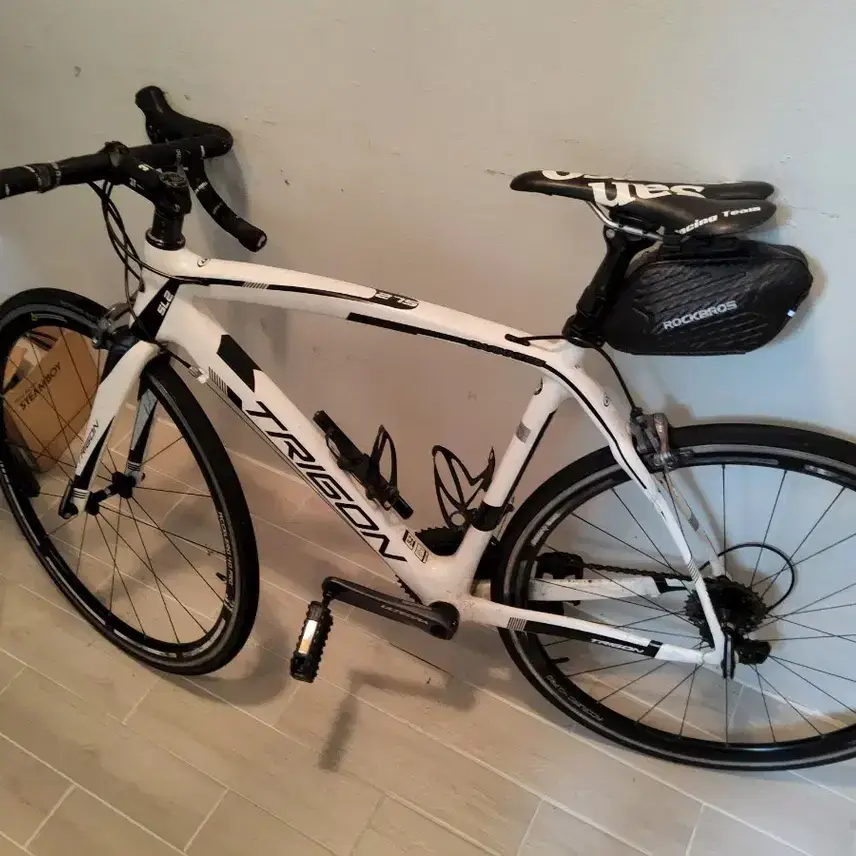 Urgent Sale Full Ultegra Carbon Road Bike Trigon Darkness SL2