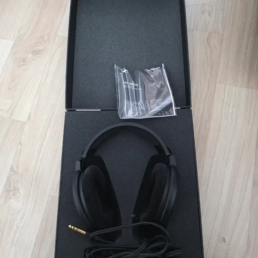 Sennheiser HD 660S headphones