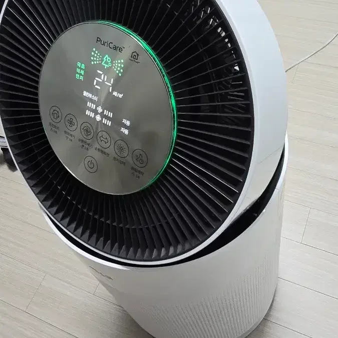 新製品のようなLGフューリケア360空気清浄機1段