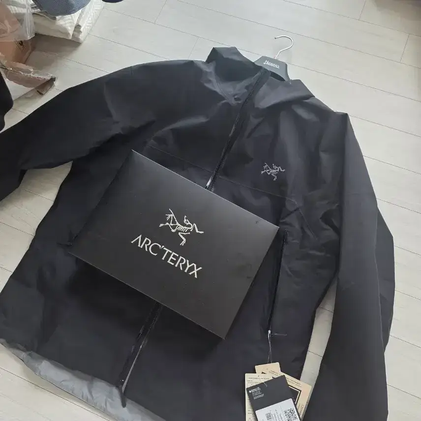 Brand New Arc'teryx Black Windbreaker 2XL