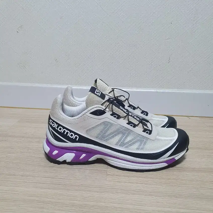 Zapatillas de trekking Salomon XT6 FT para días de lluvia 260
