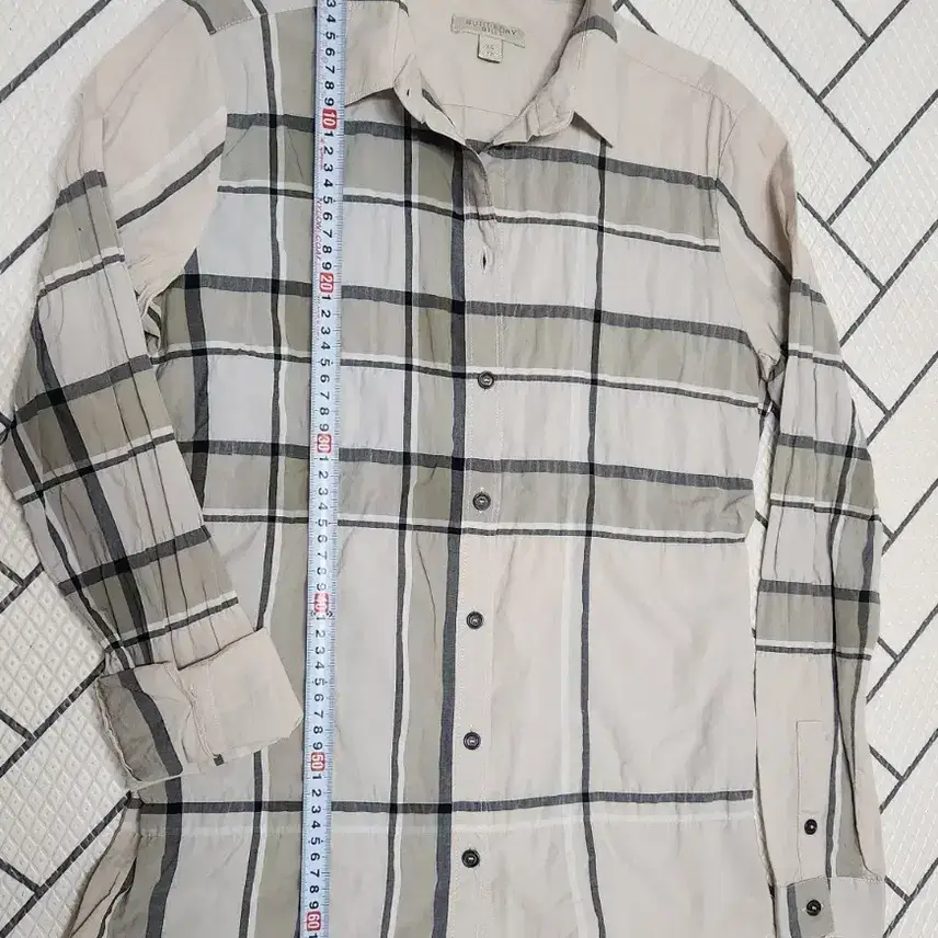 Authentic, nearly new Burberry shirt