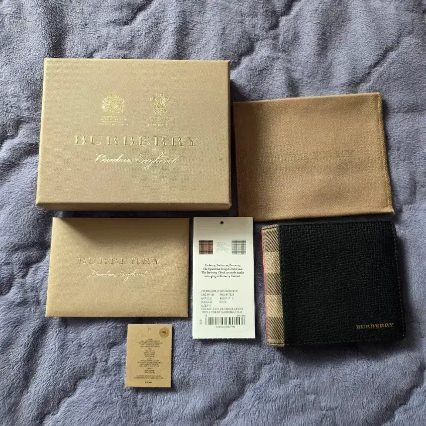 Authentic Burberry House Check Bifold Wallet Private