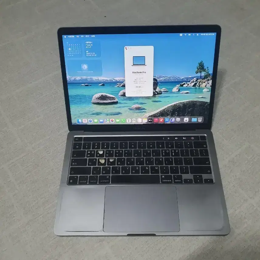 Selling MacBook Pro 13-inch M1 512 8 A2338 with minor defects at a low price