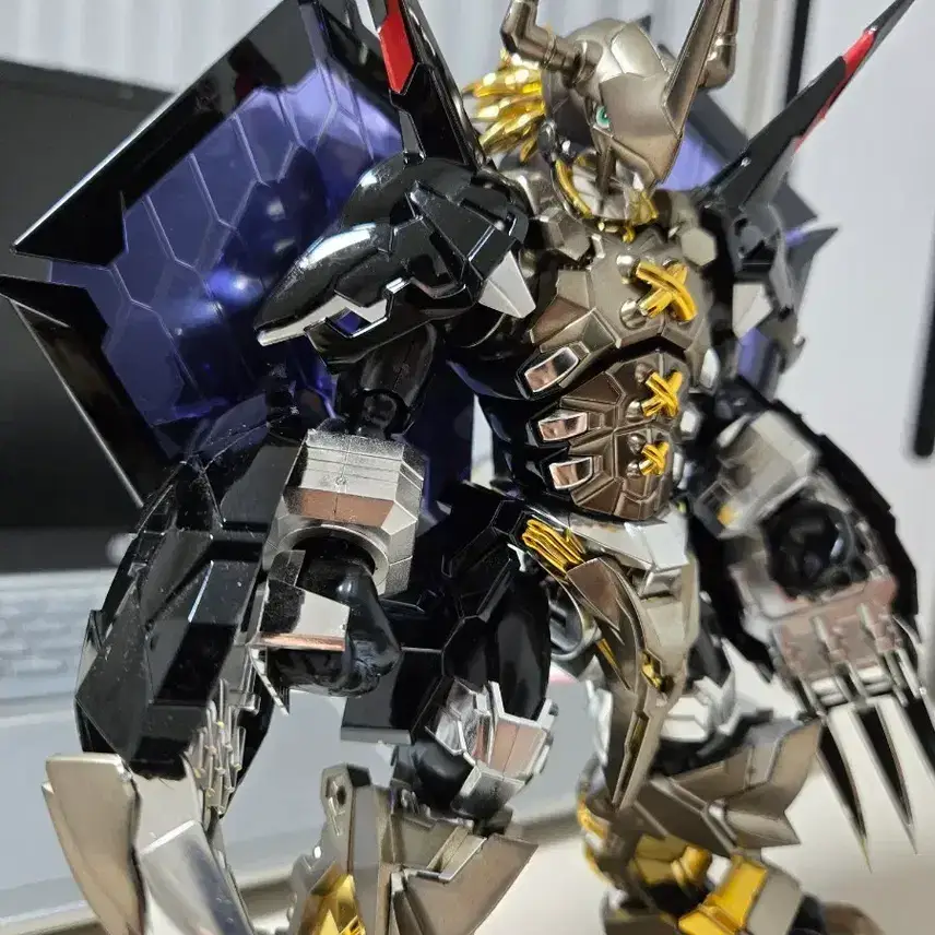 Gold-plated Digimon Figure-Rise BlackWarGreymon BlackMetalGarurumon Poweredramon