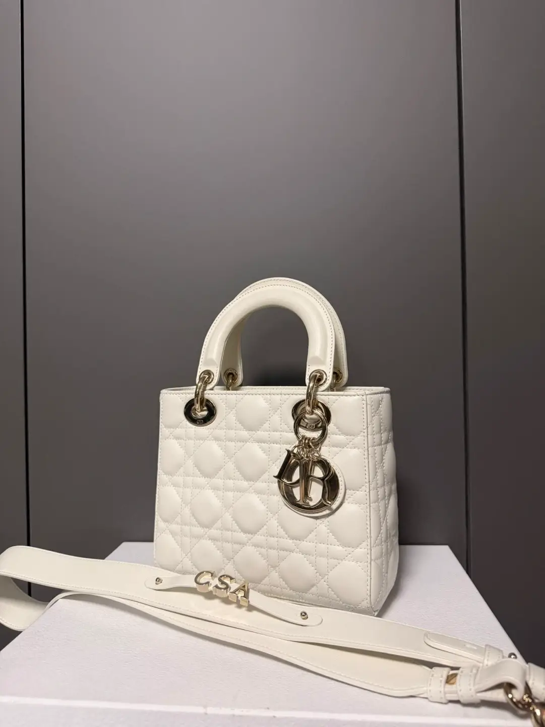 Vendo bolso Dior Lady Bag pequeño color Latte.