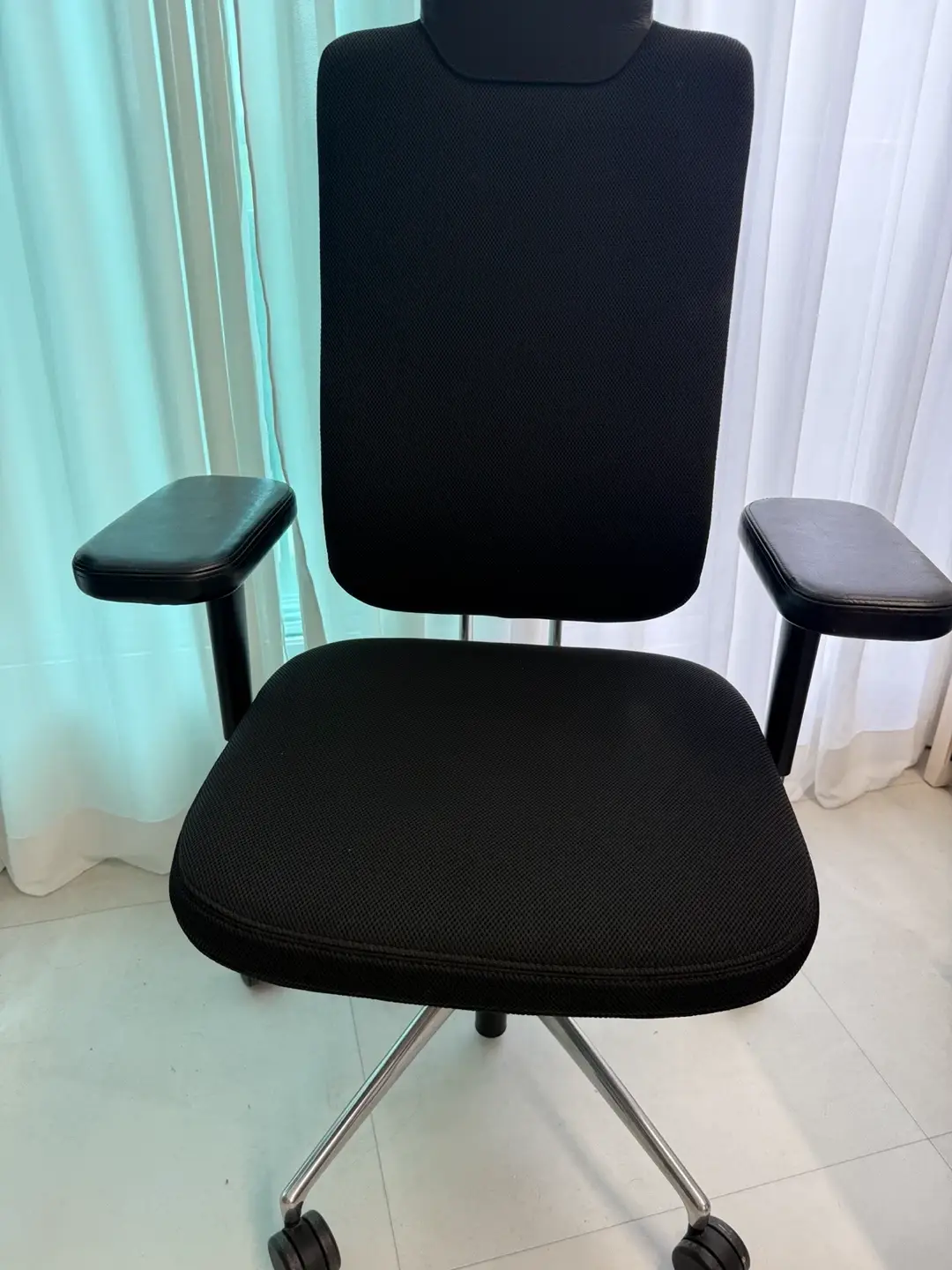 Vitra Headline Chair Leather Black Chair