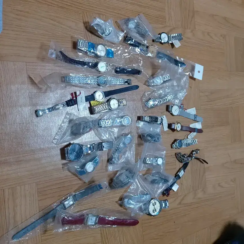 30 unused watches