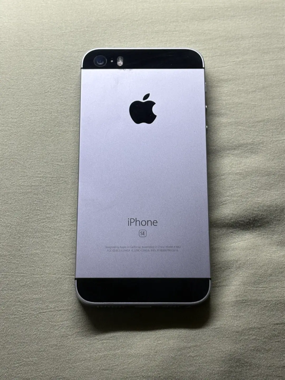 iPhone SE 1st Generation Silver 32GB