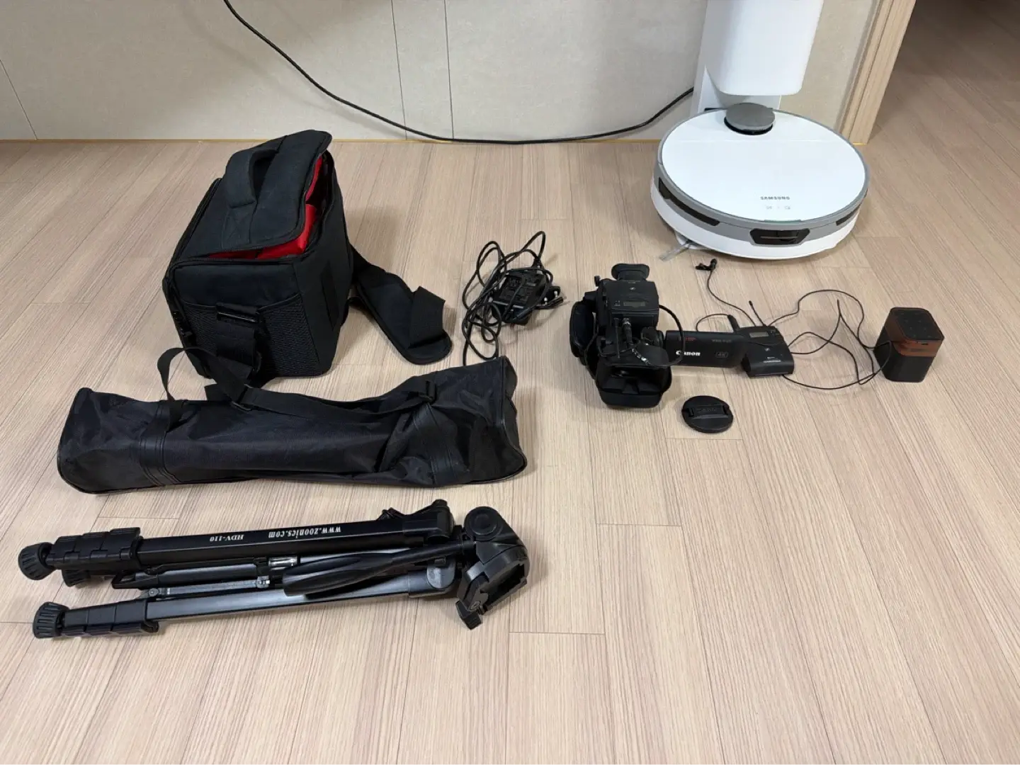 Canon VIXIA HF G70 4K Camcorder Full Set