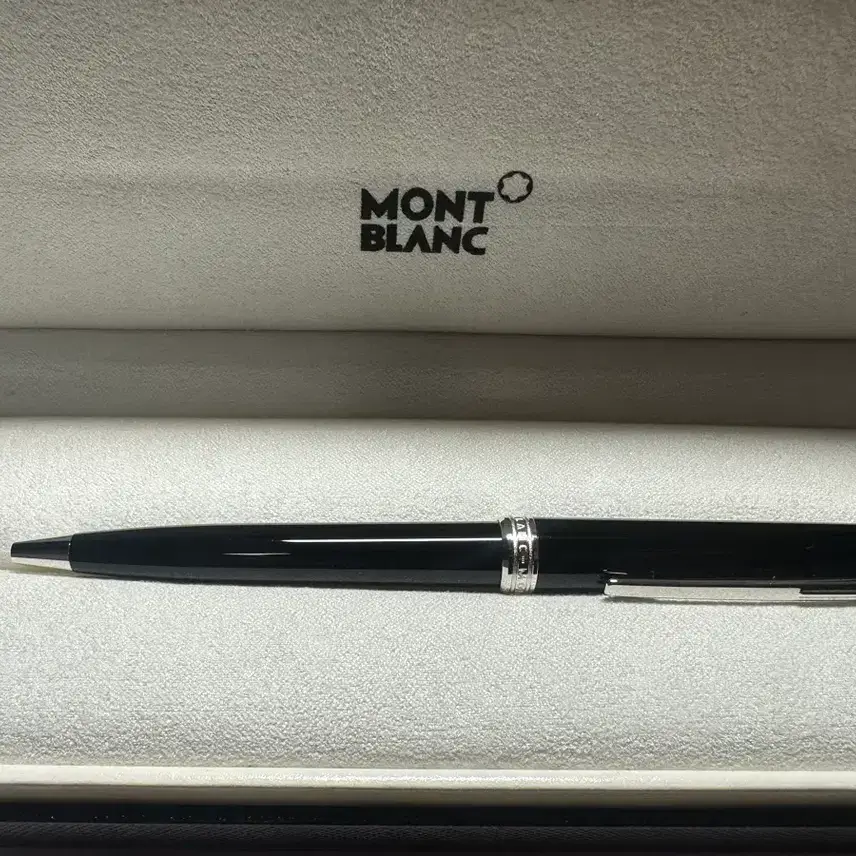 Montblanc Fix Black ballpoint pen