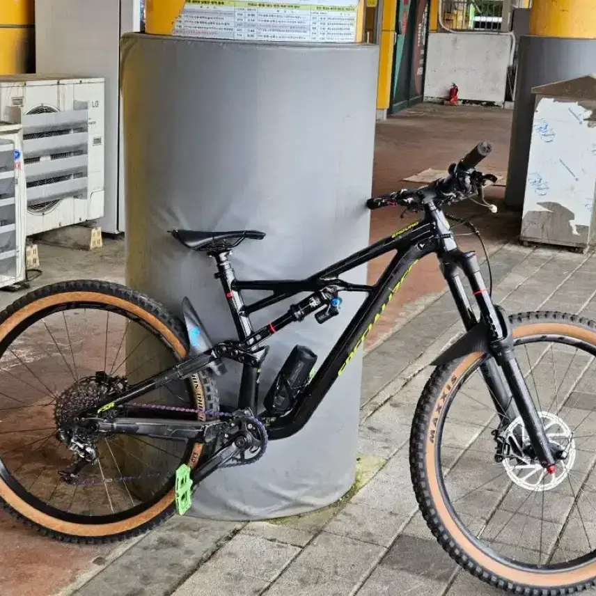 Urgent sale of 2018 Specialized Enduro full suspension MTB for trade