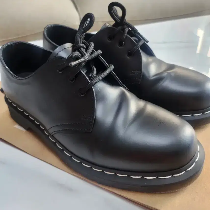 Ботинки Dr. Martens 1461 White Stutch 270 UK8. Носились один раз.