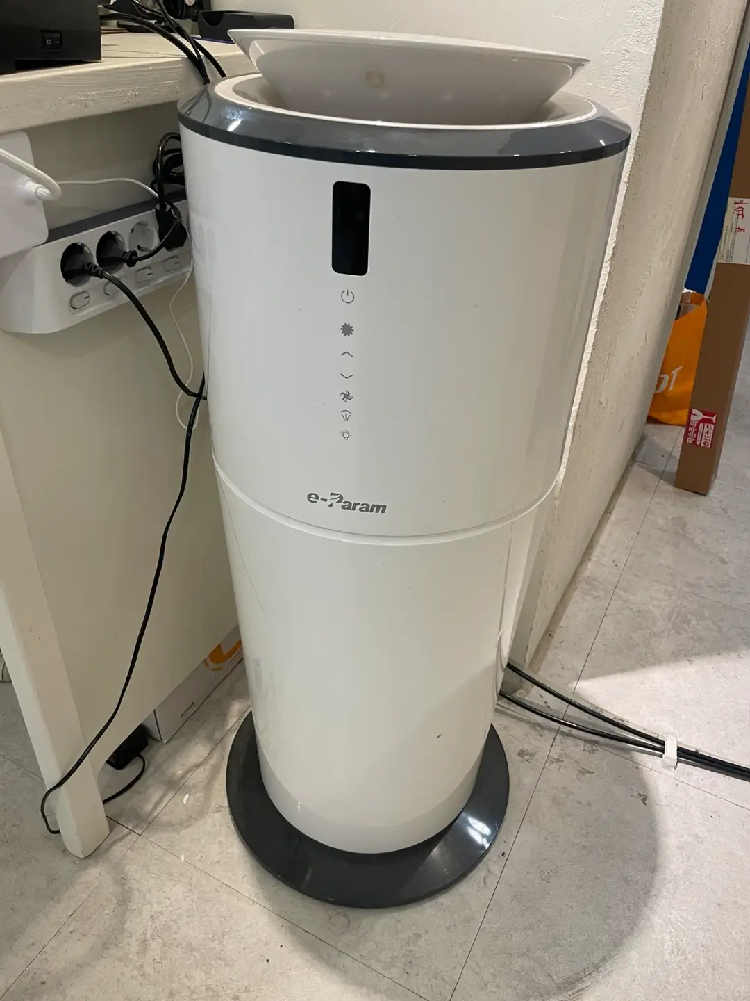 Eparam water-cooled air conditioner capable of cooling, heating, and dehumidification
