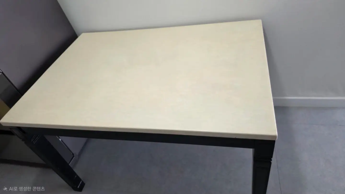 Modern design dining table for 4