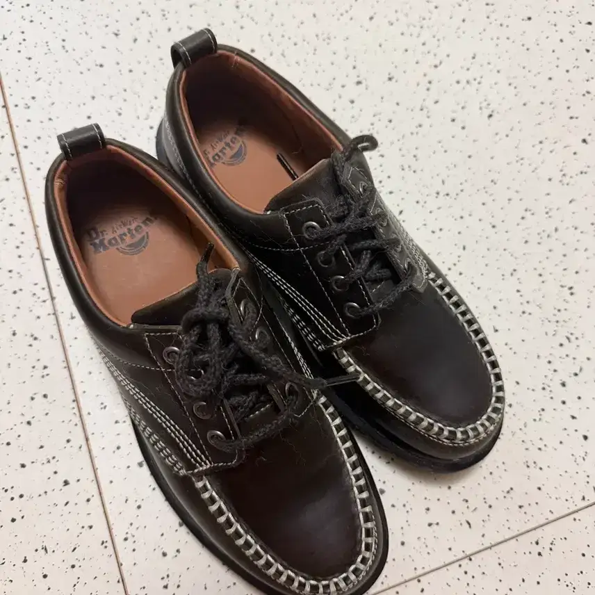 Brand new Dr. Martens Lowell Olive 260
