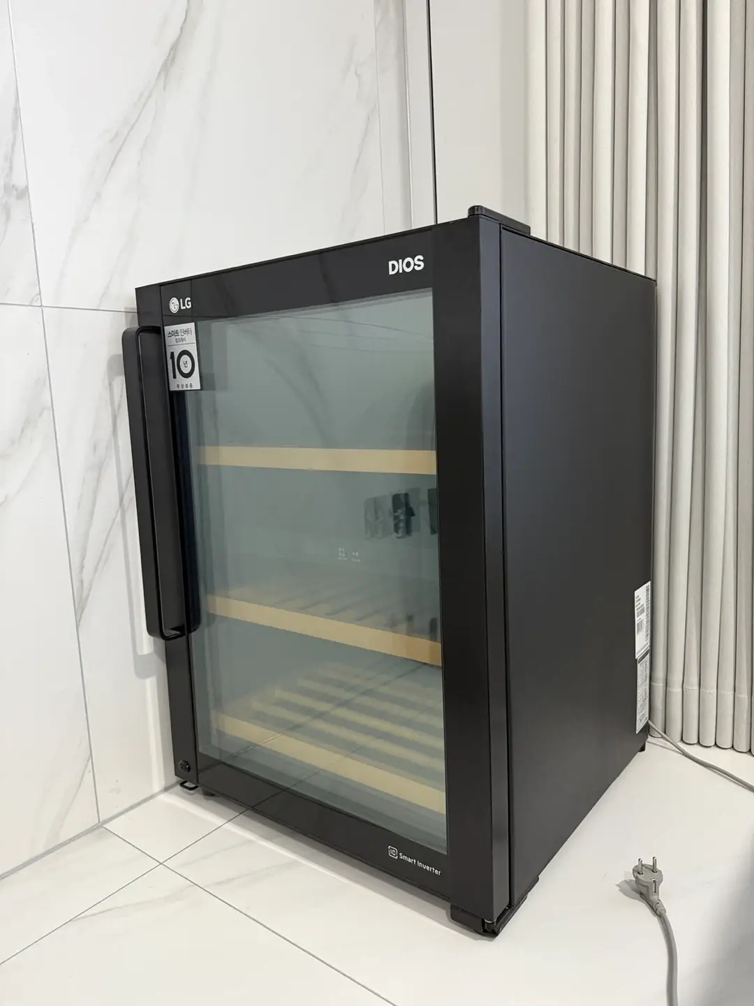 LG Dios Wine Cellar W435B Negro