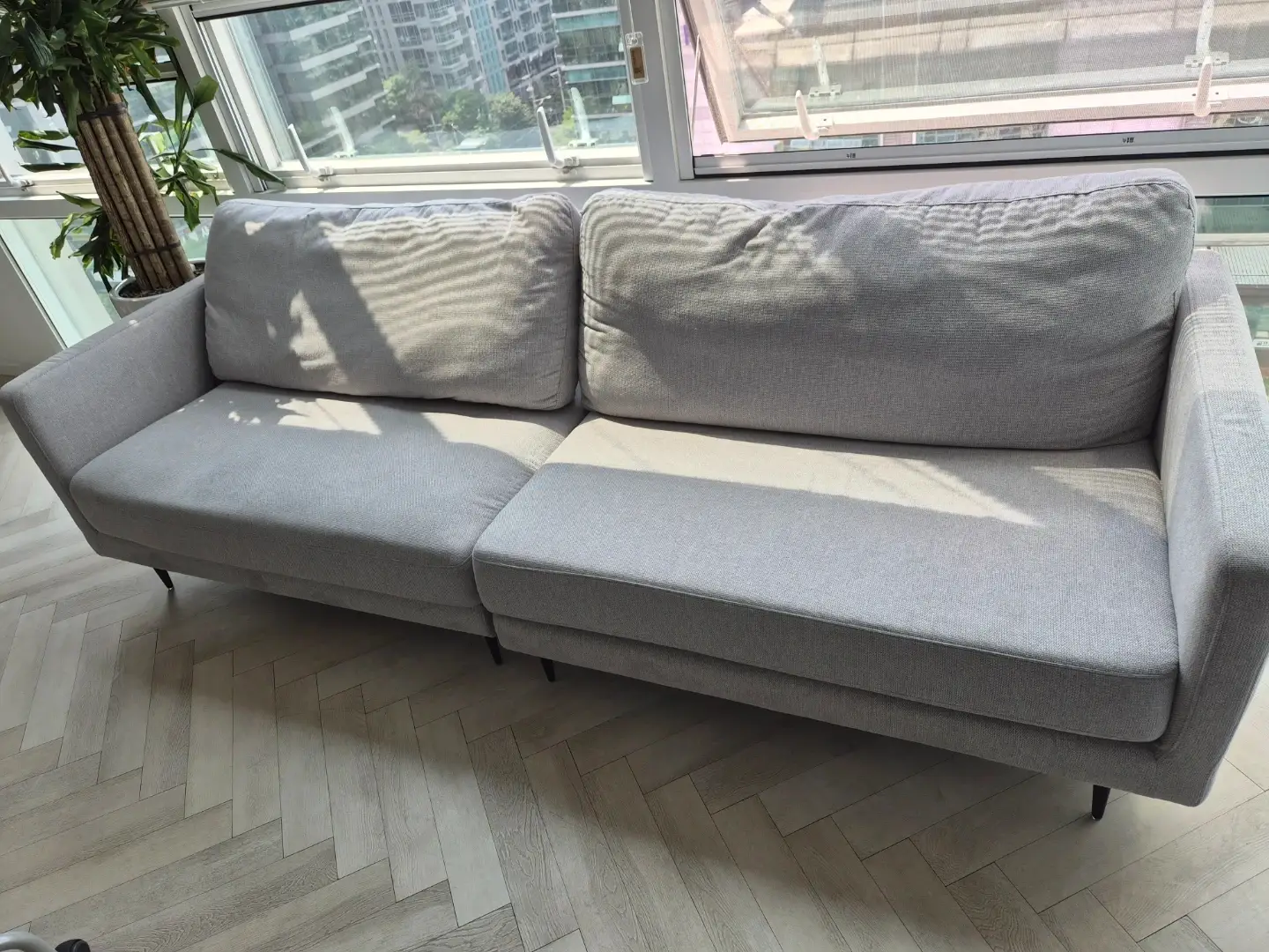 Modern 3-seater fabric sofa