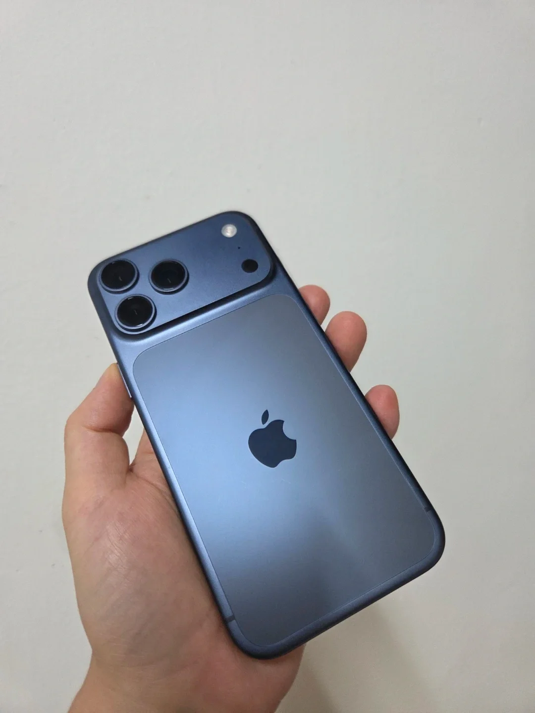 iPhone 17プロマックス256ギガ自給薬ブルーフルボックス