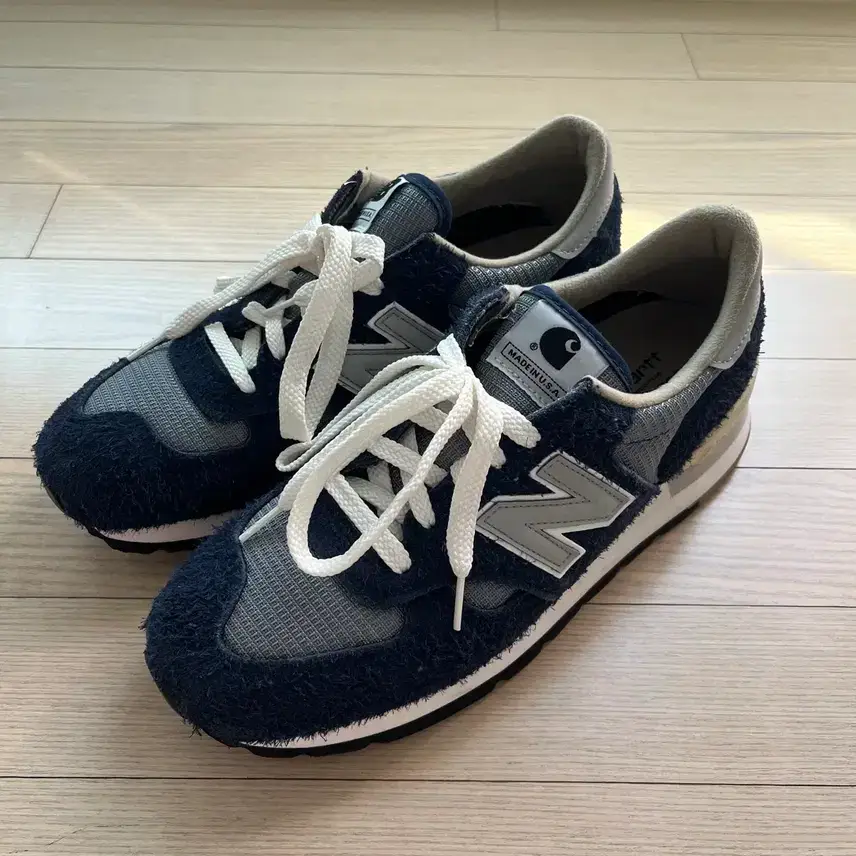 270 New Balance x Carhartt WIP 990v1 Fabricado nos EUA