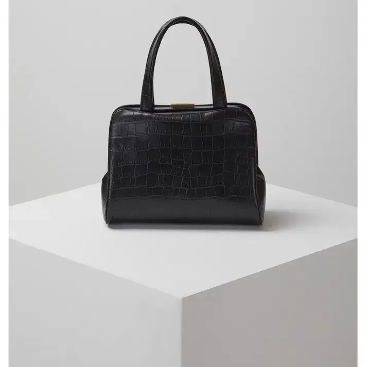 Archivepke 아카이브앱크 eternal tote bag