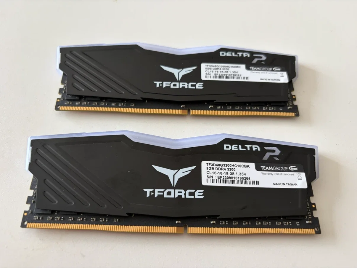 팀그룹 T FORCE DELTA RGB DDR4 3200 8GB
