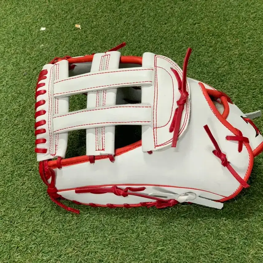 Just Glove first baseman's mitt left-handed pitcher